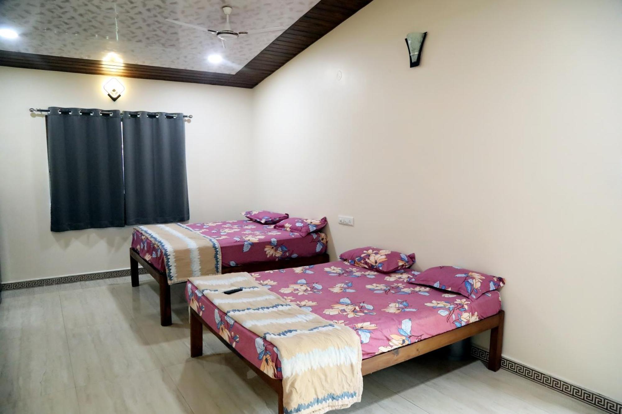 The Royal Ascot Holiday Home Alibag Ruang foto